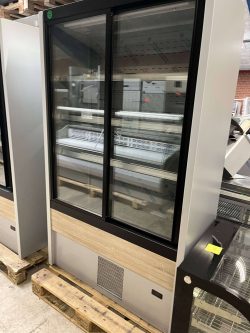 Cooling rack with wooden front and sliding doors from Zoin, used 3 months for rent (price per piece)