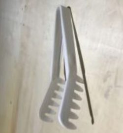 Pliers in polycarbonate with teeth
