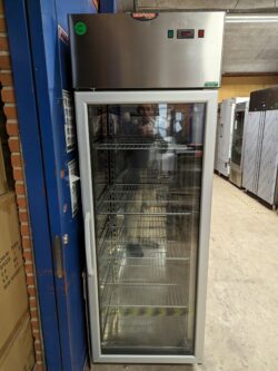 Displaykøleskab fra Tecnodom 700 L, Brugt til udlejning 5 måneder