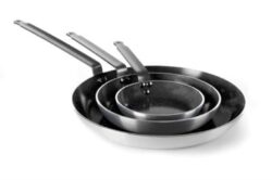 Frying pan from hand 28 cm.