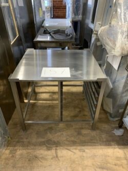 RESTSALG - Understel til ovn med indstik til GN 940x840x800 mm