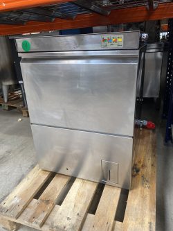 Underbordsopvaskemaskine til 50x50 bakker brugt