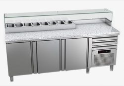 Pizza counter with glass top and space for 8x 1/4 gn trays