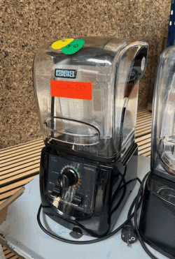 blender fra Icebreaker, brugt - 14 dages garanti. Du kan tilkøbe 12 mdr. for 799 kr.