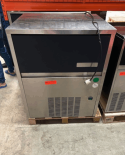 isterningemaskine model FCC60, brugt - 14 dages garanti. Du kan tilkøbe 12 mdr. for 799 kr.