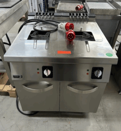 Elektrisk friture fra Fagor 2x15 liter 900 serie, brugt - 14 dages garanti. Du kan tilkøbe 12 mdr. for 799 kr.