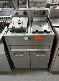elektrisk friture fra RM gastro med to kar, brugt - 14 dages garanti. Du kan tilkøbe 12 mdr. for 799 kr.