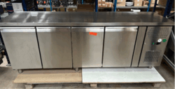 kølebord med 4 døre, brugt - 14 dages garanti. Du kan tilkøbe 12 mdr. for 799 kr.