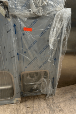 stålbord med vask måler 1300x600x900, demomodel - 14 dages garanti. Du kan tilkøbe 12 mdr. for 799 kr.