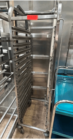 stikvogn til 600x400 plader med 16 indstik, brugt - 14 dages garanti. Du kan tilkøbe 12 mdr. for 799 kr.