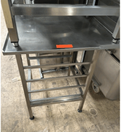 tørrebord med indstik til opvaskebakker,måler 660x750x850, brugt - 14 dages garanti. Du kan tilkøbe 12 mdr. for 799 kr.