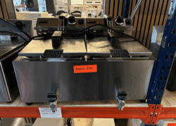 dobbelt friture fra Hendi, brugt - 14 dages garanti. Du kan tilkøbe 12 mdr. for 799 kr.