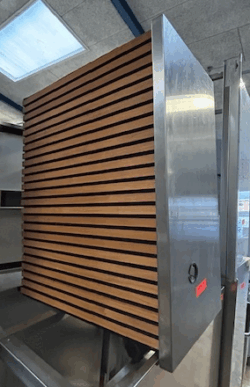 stålbord med paneler, 100x500x850 med to underhylder, brugt - 14 dages garanti. Du kan tilkøbe 12 mdr. for 799 kr.