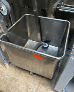 stålkar på hjul, brugt - 14 dages garanti. Du kan tilkøbe 12 mdr. for 799 kr.