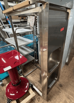 stålbord med 2 vaske og krog til opvasker, måler 1500x600x850- 14 dages garanti. Du kan tilkøbe 12 mdr. for 799 kr.