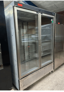 dobbelt displaykøleskab fra Fagor, demomodel - 14 dages garanti. Du kan tilkøbe 12 mdr. for 799 kr.