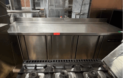 kølebord fra Fagor med 4 låger, brugt - 14 dages garanti. Du kan tilkøbe 12 mdr. for 799 kr.