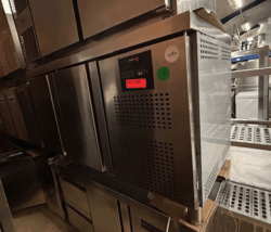 Kølebord fra Fagor med 2 låger, brugt - 14 dages garanti. Du kan tilkøbe 12 mdr. for 799 kr.