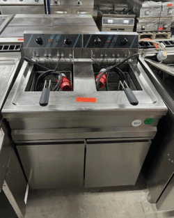 basic friture 2x12 liter, brugt - 14 dages garanti. Du kan tilkøbe 12 mdr. for 799 kr.