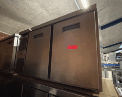 kølebord fra Zanussi med 2 låger, brugt - 14 dages garanti. Du kan tilkøbe 12 mdr. for 799 kr.