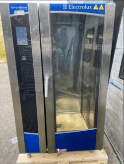 Electrolux ovn med trolly fra 2014, brugt - 14 dages garanti. Du kan tilkøbe 12 mdr. for 799 kr.
