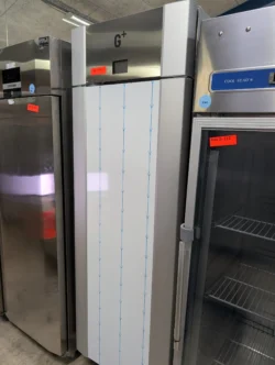 Industrikøleskab C700 Gram udstillingsmodel 4 års garanti - 14 dages garanti. Du kan tilkøbe 12 mdr. for 799 kr.