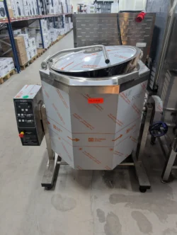 Kipgryde 160 L med røreværk, demomodel - 14 dages garanti. Du kan tilkøbe 12 mdr. for 799 kr.