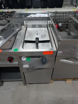 Friture fra Electrolux/Zanussi med 1 kar brugt - 14 dages garanti. Du kan tilkøbe 12 mdr. for 799 kr.