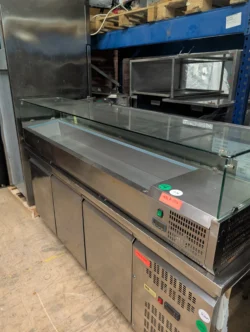 Kølebord fra Ikaline brugt - 14 dages garanti. Du kan tilkøbe 12 mdr. for 799 kr.