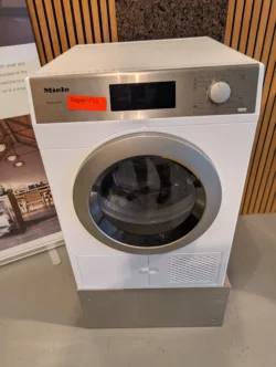 PT 7186Vario XL D LW tørretumbler   udstillingsmodel- 14 dages garanti. Du kan tilkøbe 12 mdr. for 799 kr.