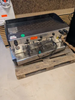 Kaffemaskine Empero Expobar  CPC 3G - 14 dages garanti. Du kan tilkøbe 12 mdr. for 799 kr.