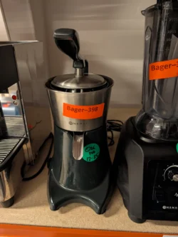 Citruspresser fra Hendi brugt - 14 dages garanti. Du kan tilkøbe 12 mdr. for 799 kr.