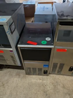 Isterningemaskine Icematic CS20 brugt - 14 dages garanti. Du kan tilkøbe 12 mdr. for 799 kr.