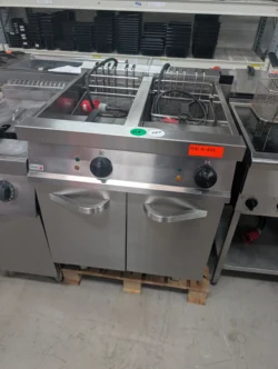 Fagor friture med 2 kar, brugt - 14 dages garanti. Du kan tilkøbe 12 mdr. for 799 kr.