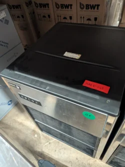 Isterningemaskine Nuggets ENGIM300 310 kg pr 24 tbrugt 3 mdr til udlejning FAGOR - 14 dages garanti. Du kan tilkøbe 12 mdr. for 799 kr.