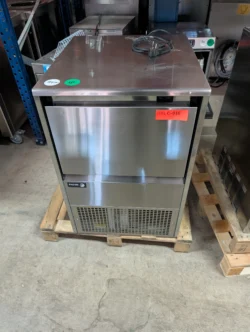 Isteringemaskine fagor efice70 fda - 14 dages garanti. Du kan tilkøbe 12 mdr. for 799 kr.