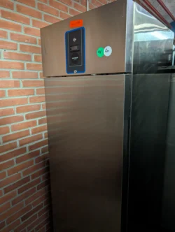 Industrifryseskab Premium QN6 brugt - 14 dages garanti. Du kan tilkøbe 12 mdr. for 799 kr.