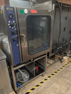 Industriovn 10 stik Electrolux på understel brugt - 14 dages garanti. Du kan tilkøbe 12 mdr. for 799 kr.