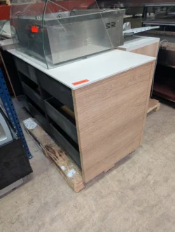 Disk med træfront og skuffer brugt - 14 dages garanti. Du kan tilkøbe 12 mdr. for 799 kr.