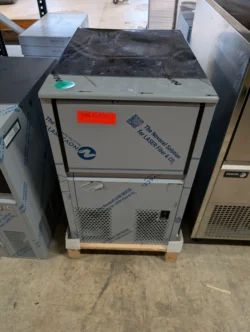 Isterningemaskine EFIM 30 Fagor udstillingsmodel - 14 dages garanti. Du kan tilkøbe 12 mdr. for 799 kr.