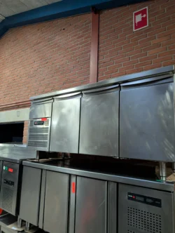 Kølebord med 3 låger fra Ilsa brugt - 14 dages garanti. Du kan tilkøbe 12 mdr. for 799 kr.