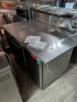 Kølebord med 2 låger fra GRAM model uden bordplade (xl bordplade medfølger) brugt- 14 dages garanti. Du kan tilkøbe 12 mdr. for 799 kr.