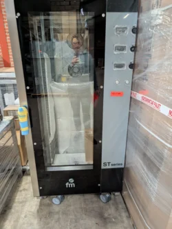 Industriovn 20 stik FM Industrial m/ trolley udstillingsmodel - 14 dages garanti. Du kan tilkøbe 12 mdr. for 799 kr.