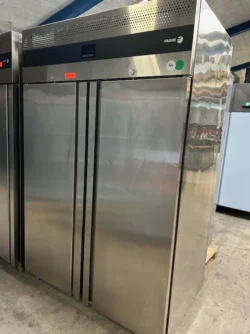 Dobbelt køleskab fra Fagor brugt - 14 dages garanti. Du kan tilkøbe 12 mdr. for 799 kr.