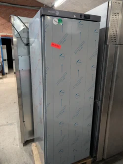 Lagerfryseskab i stål m/ faste hylder fra Fagor UN451 - 14 dages garanti. Du kan tilkøbe 12 mdr. for 799 kr.