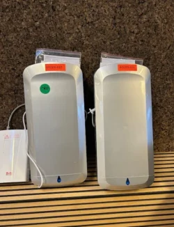 håndtørre fra Combisteel, brugt - 14 dages garanti. Du kan tilkøbe 12 mdr. for 799 kr.