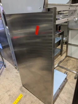 Stålbord 153*80 cm med lakered ben- 14 dages garanti. Du kan tilkøbe 12 mdr. for 799 kr.