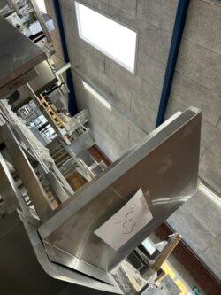 RESTSALG - Bordplade med vanger til vægmontering, 600x600x700 mm