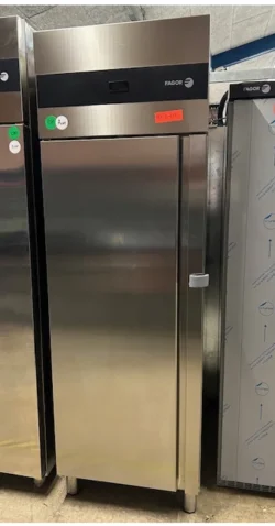 Fryseskab fra Fagor model Cun-11g, brugt - 14 dages garanti. Du kan tilkøbe 12 mdr. for 799 kr.