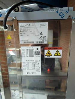 Isterningemaskine D405 kammer og F DICE 220 isterningemaskine UDSTILLINGSMODEL - 14 dages garanti. Du kan tilkøbe 12 mdr. for 799 kr.